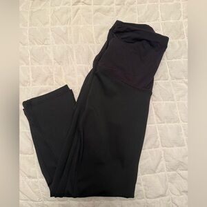 Black capri leggings